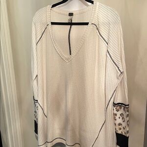 We The Free Cream and Black V-Neck Sweatshirt